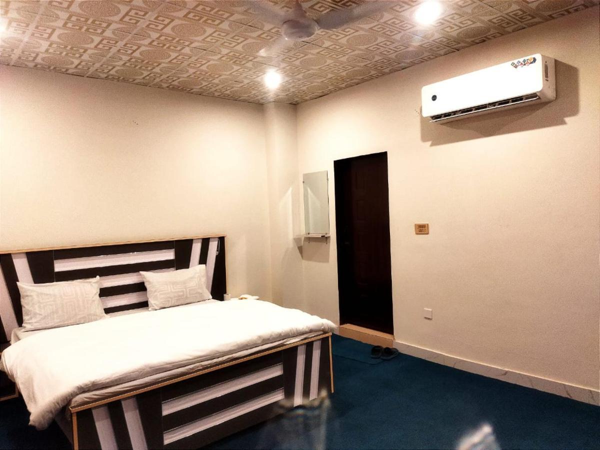 Hotel Royal Sweet Lahore Esterno foto
