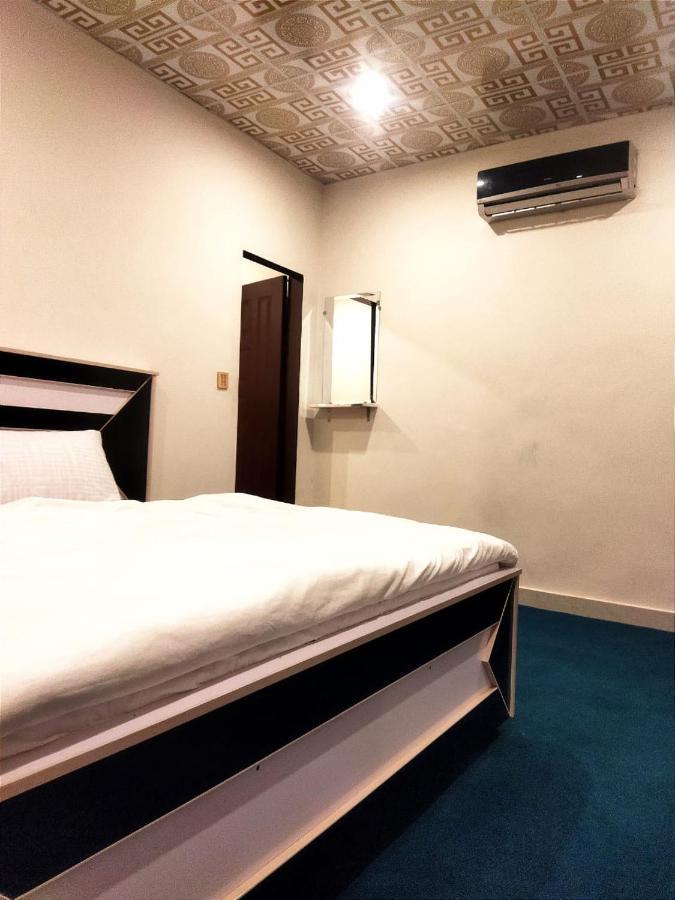 Hotel Royal Sweet Lahore Esterno foto