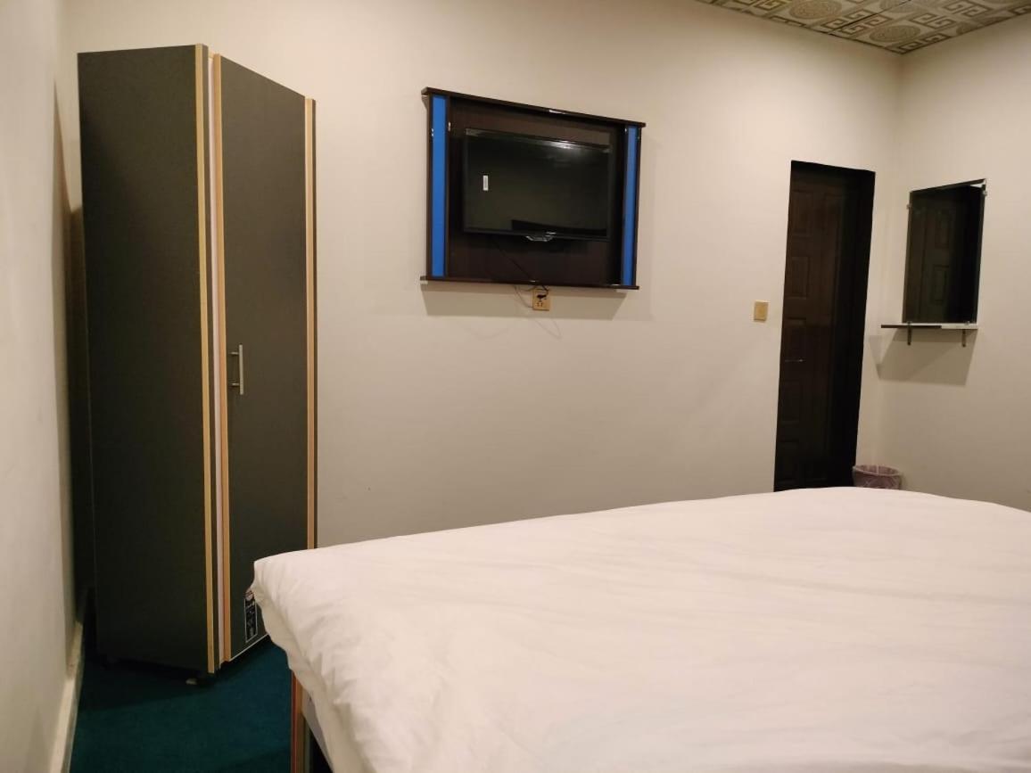 Hotel Royal Sweet Lahore Esterno foto