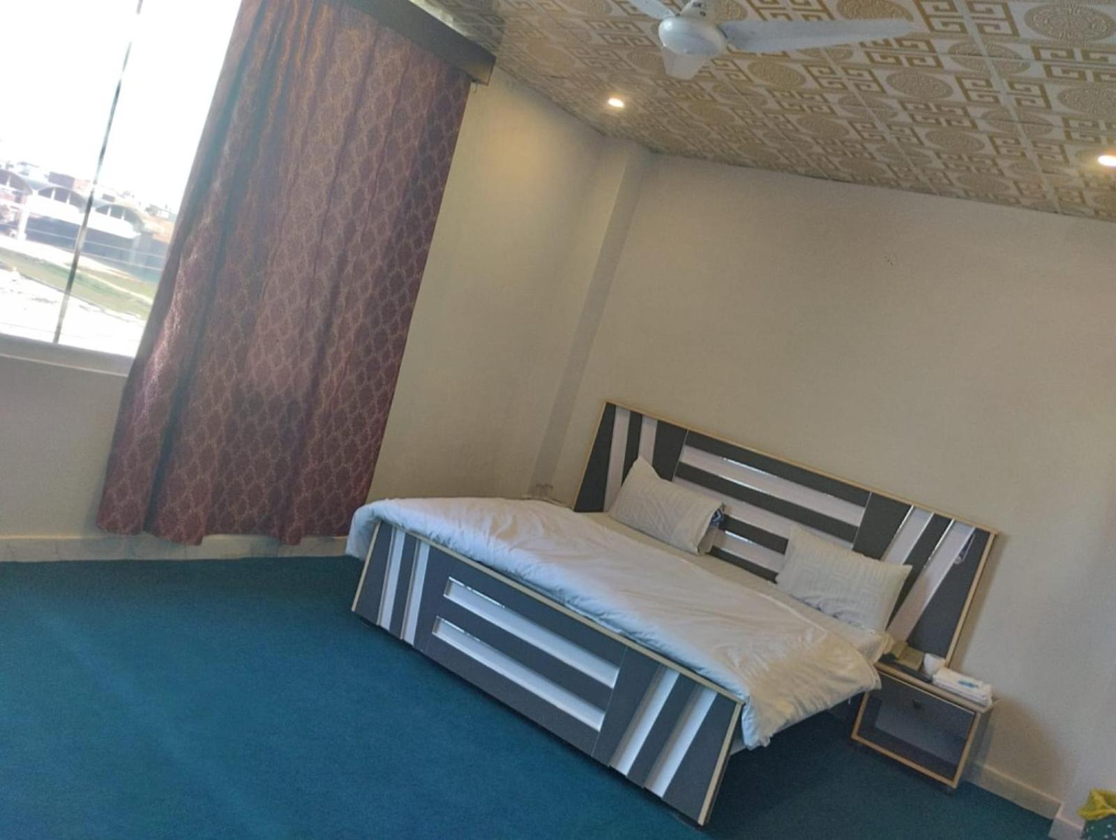 Hotel Royal Sweet Lahore Esterno foto